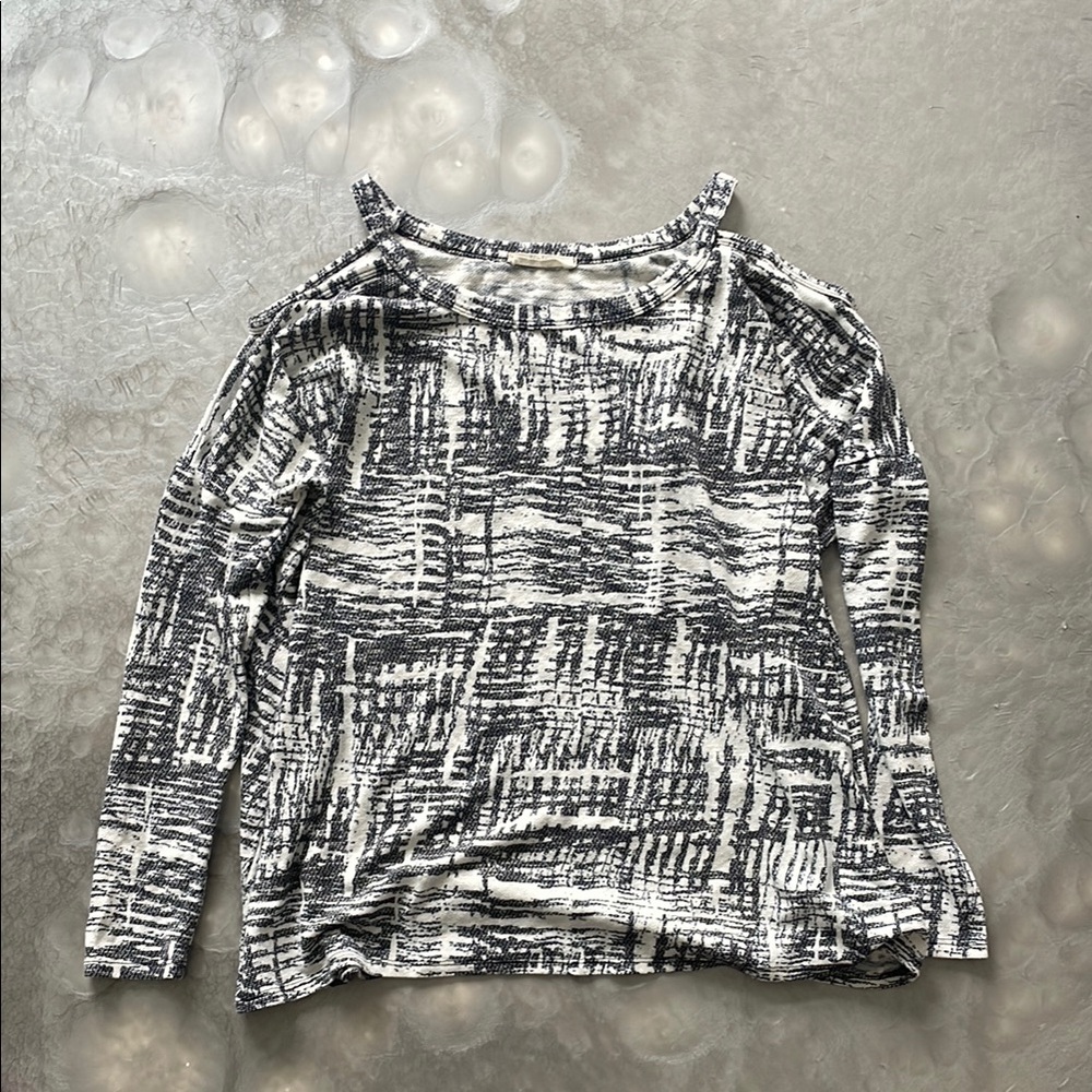 Patterned Black and White Women's Top